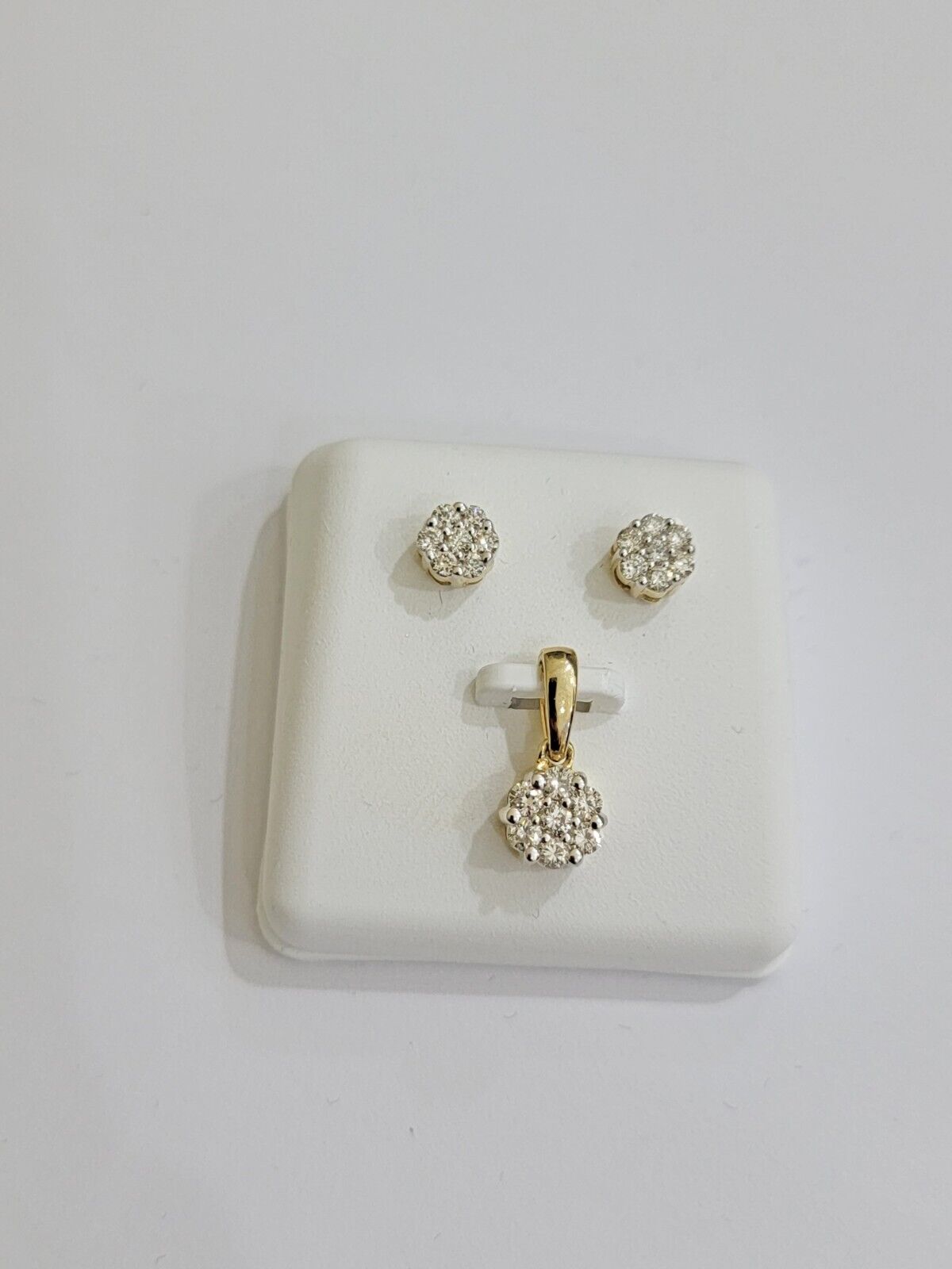 10k Yellow Gold Diamond Necklace Earring Set Ladies Charm Pendant stud Real Diam - GoldenlinQ