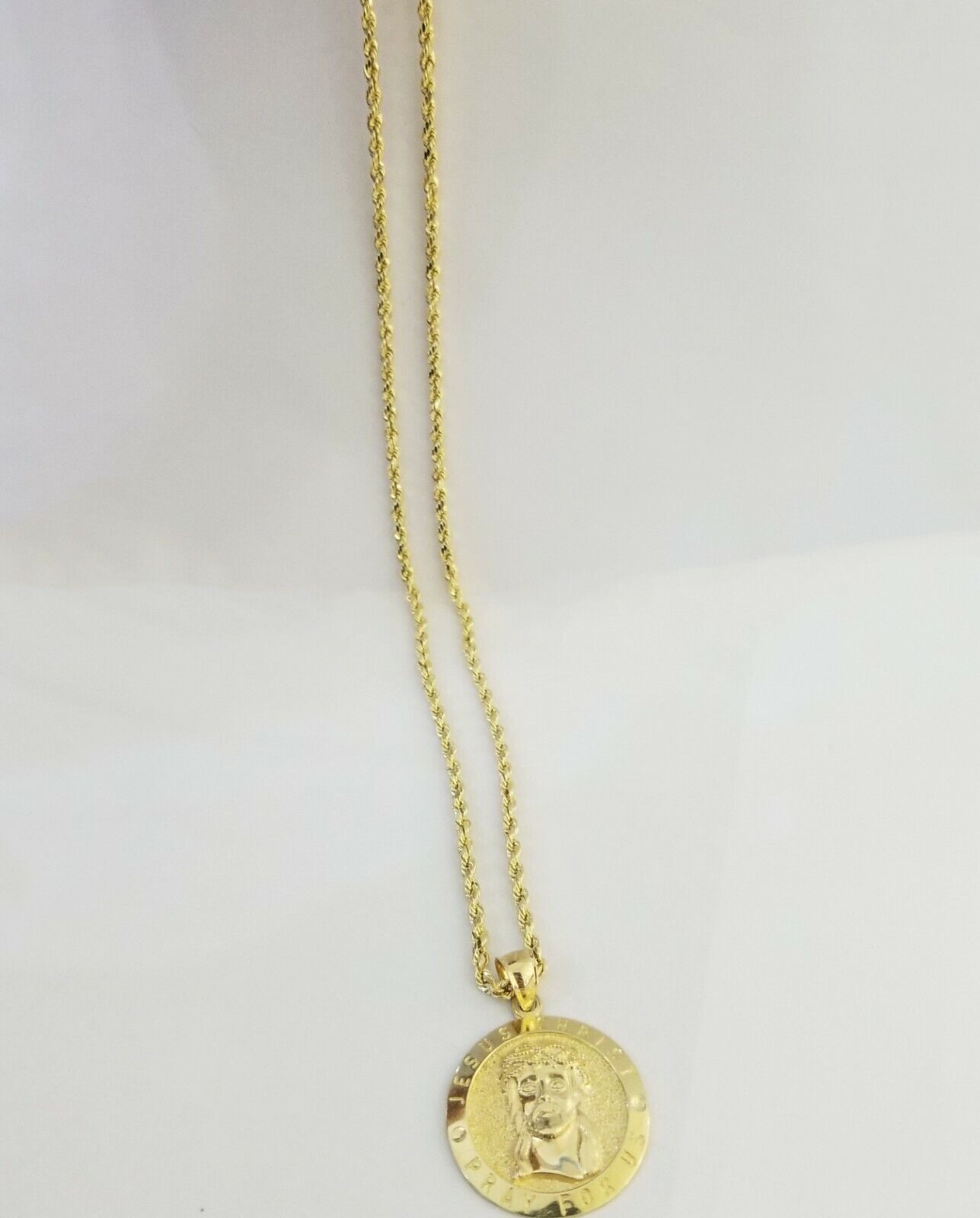 10kYellow Gold round circle Jesus charm 18" inch rope chain 2mm 10kt gold set - GoldenlinQ