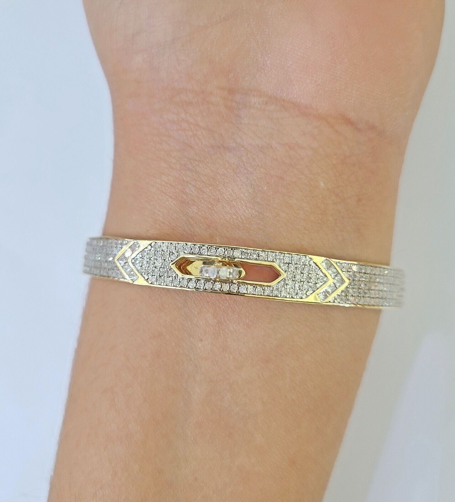 14K Yellow Gold Diamond Bracelet Bangle Spiral Design Round Cut REAL Gold - GoldenlinQ