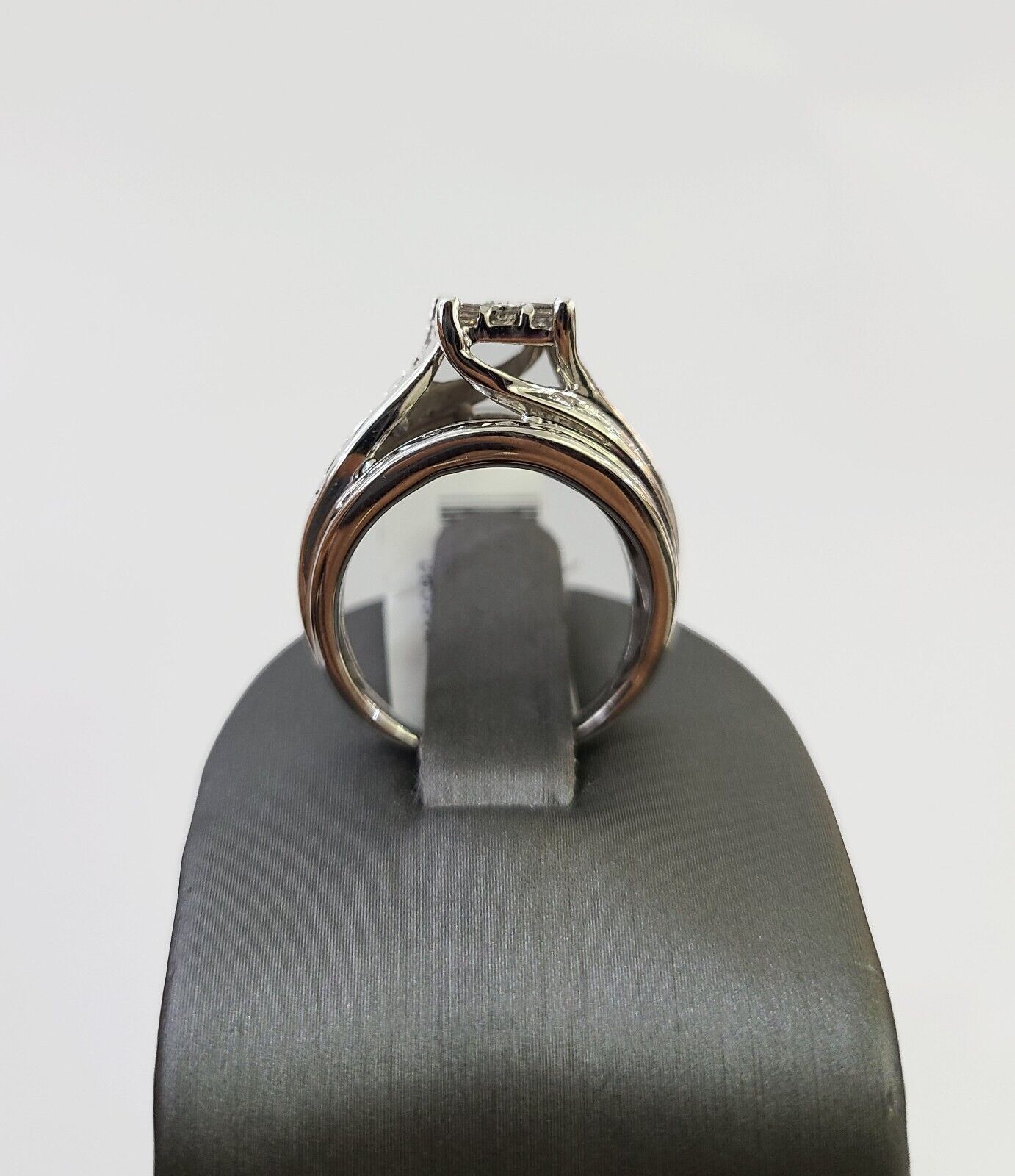 REAL 10k White Gold Diamond Ring 1.50 CT Size 7 Square Shaped Engagement Ring - GoldenlinQ