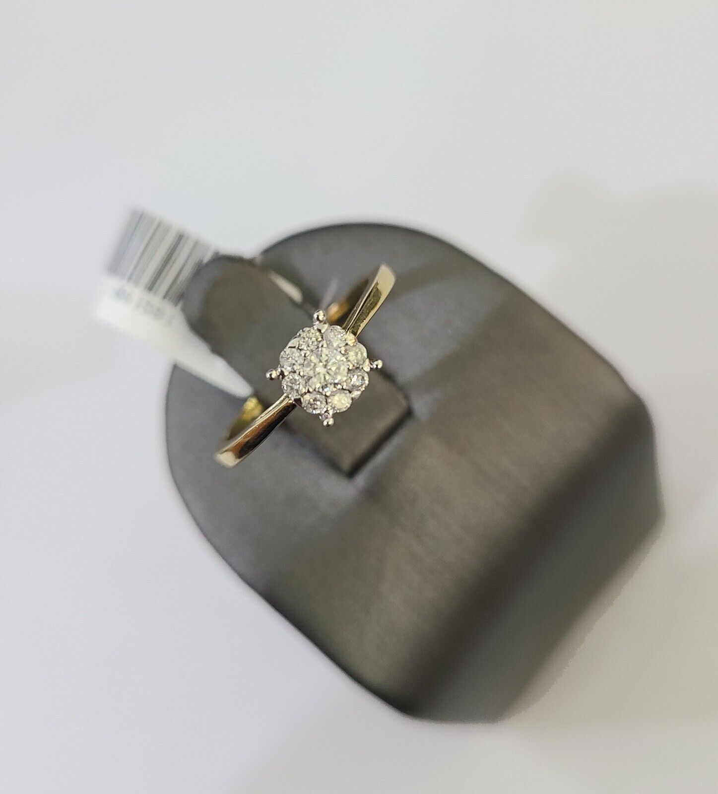 Real 10k Yellow Gold Diamond Ladies Ring Flower Shaped Women Engagement Casual - GoldenlinQ