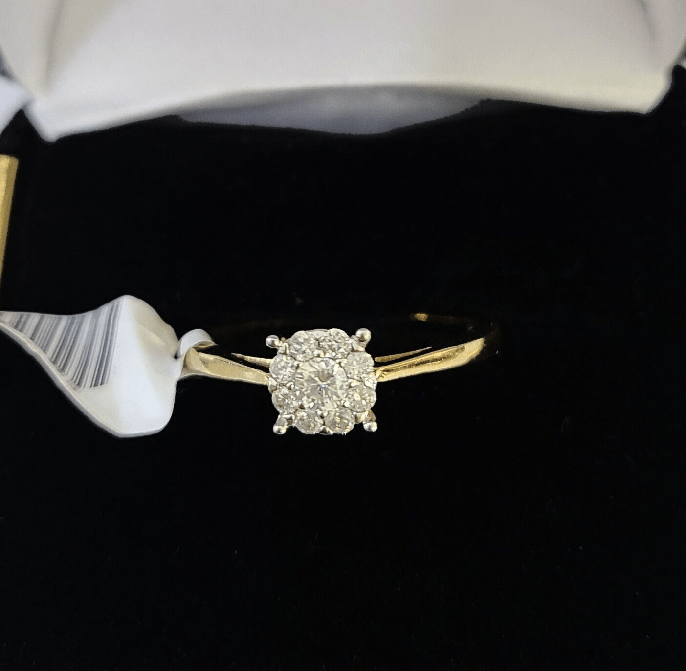 Real 10k Yellow Gold Diamond Ladies Ring Flower Shaped Women Engagement Casual - GoldenlinQ