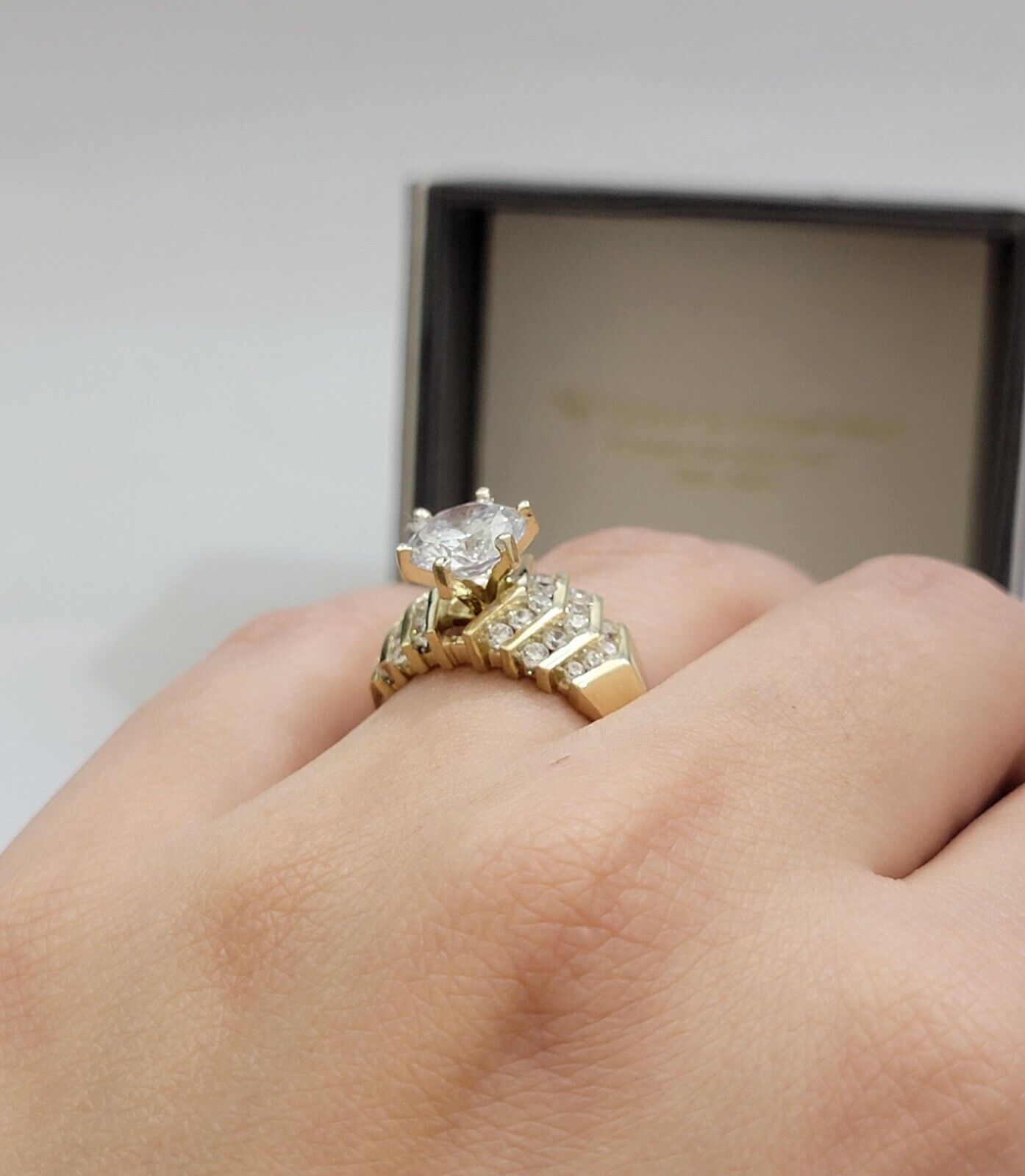 Real 10k Yellow Gold Round Multi - Stone Ring Wedding Engagement Size 7 WomensRing - GoldenlinQ