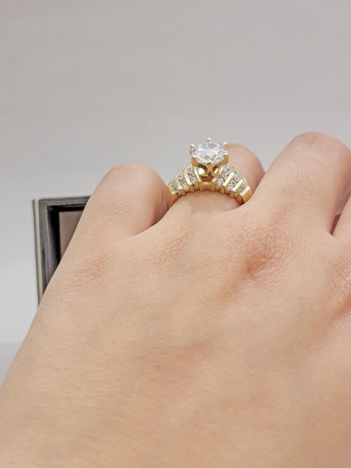 Real 10k Yellow Gold Round Multi - Stone Ring Wedding Engagement Size 7 WomensRing - GoldenlinQ